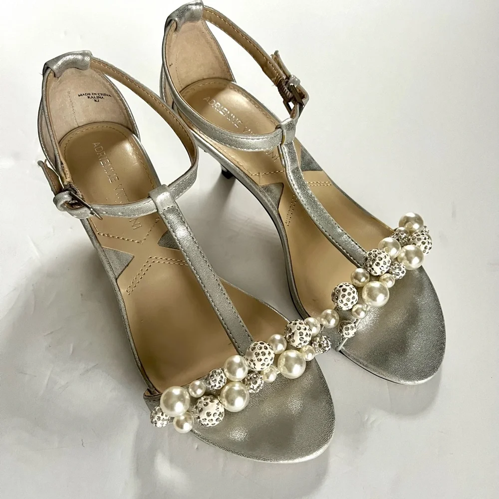 Adrienne Vittadini Kalina Silver Pearl Dress Heels Size 6 M Fit like 6 1/2 - Picture 3 of 12